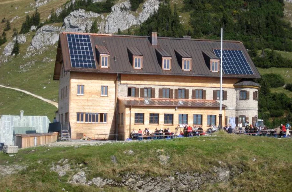 Erweiterung + Sanierung Rotwandhaus